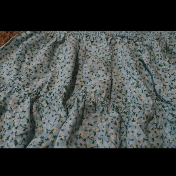 Cute floral Skirt! - Picture 2 of 3